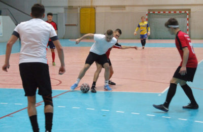 Więcej o: Otwarty Turniej Halowej Piłki Nożnej o Puchar Srebrnego Miasta – Faza Eliminacyjna – Sobota
